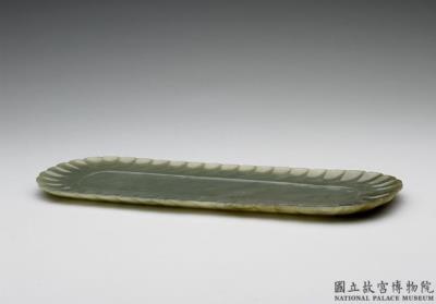 图片[2]-Jade plate with floral rim. India-China Archive